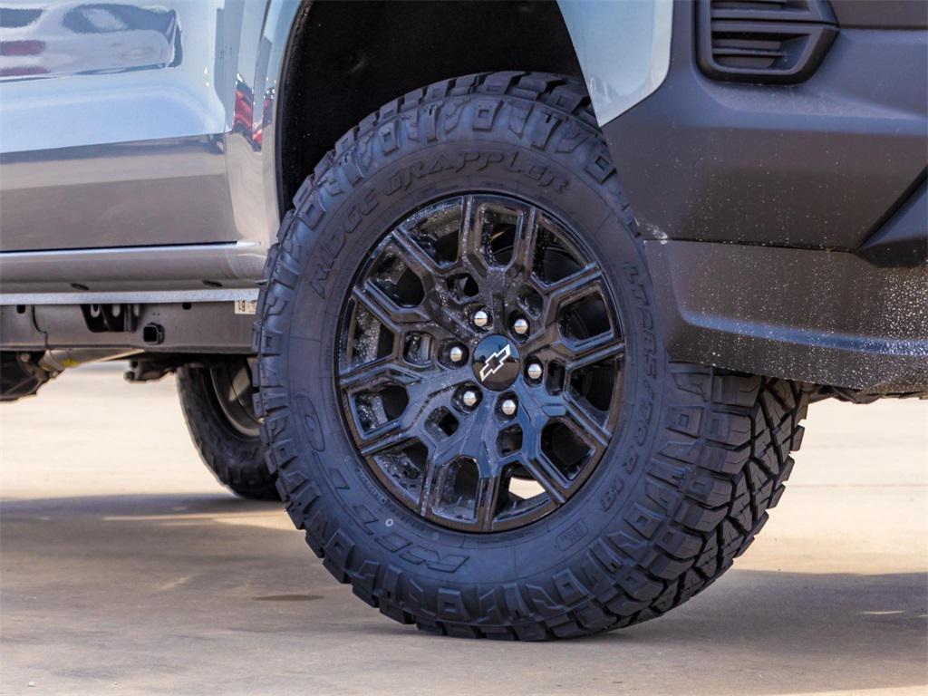 new 2025 Chevrolet Colorado car, priced at $39,440