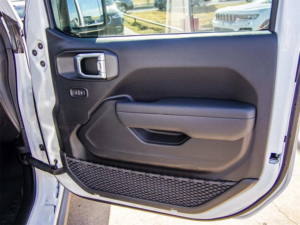 new 2026 Jeep Gladiator car, priced at $57,642