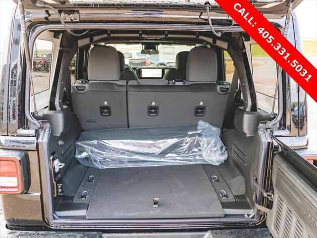 new 2025 Jeep Wrangler car, priced at $44,177