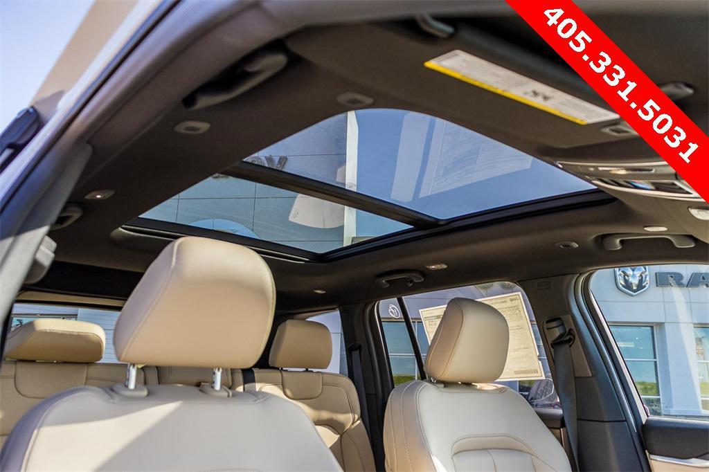new 2025 Jeep Grand Cherokee car, priced at $42,192