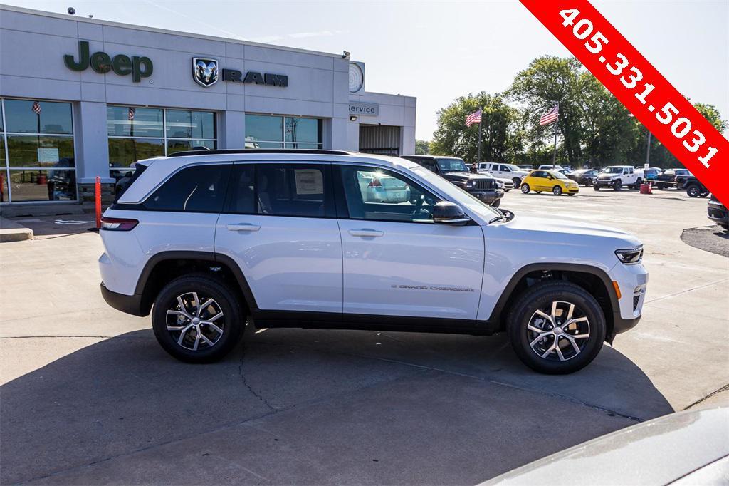 new 2025 Jeep Grand Cherokee car, priced at $42,192