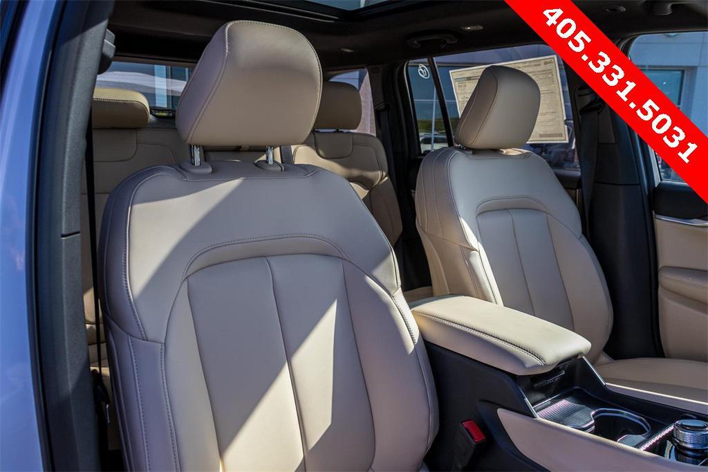 new 2025 Jeep Grand Cherokee car, priced at $42,192