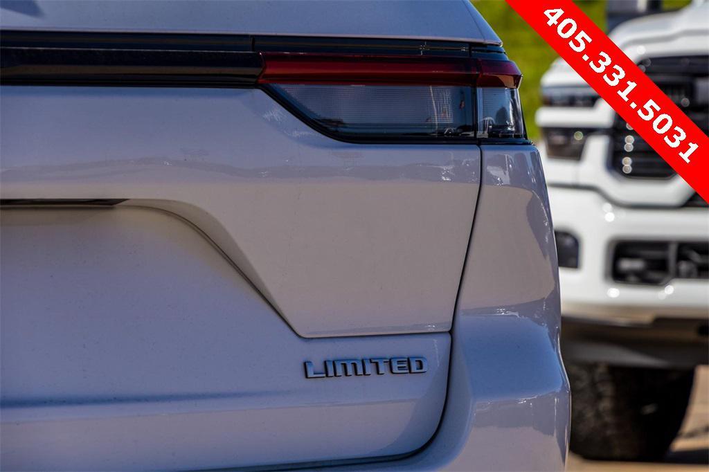 new 2025 Jeep Grand Cherokee car, priced at $42,192