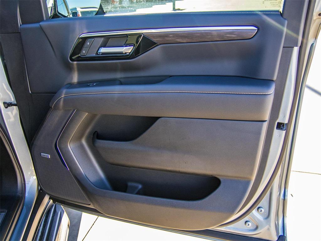 new 2025 Chevrolet Tahoe car, priced at $71,991