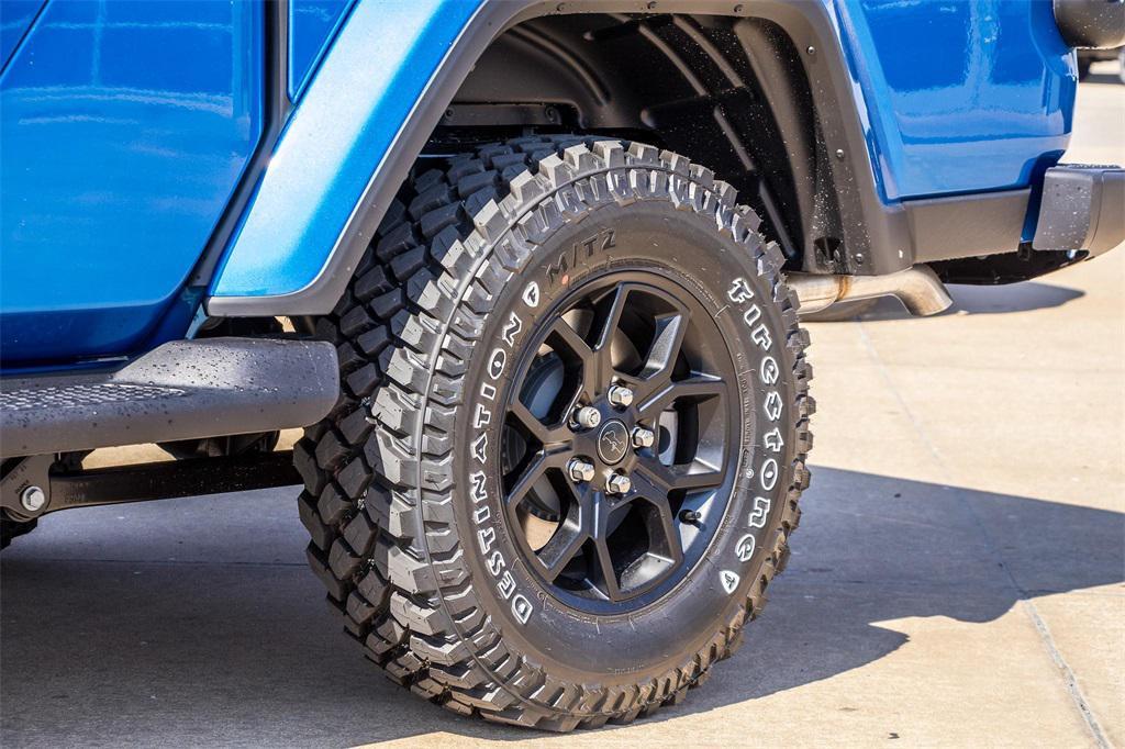 new 2025 Jeep Gladiator car, priced at $45,056