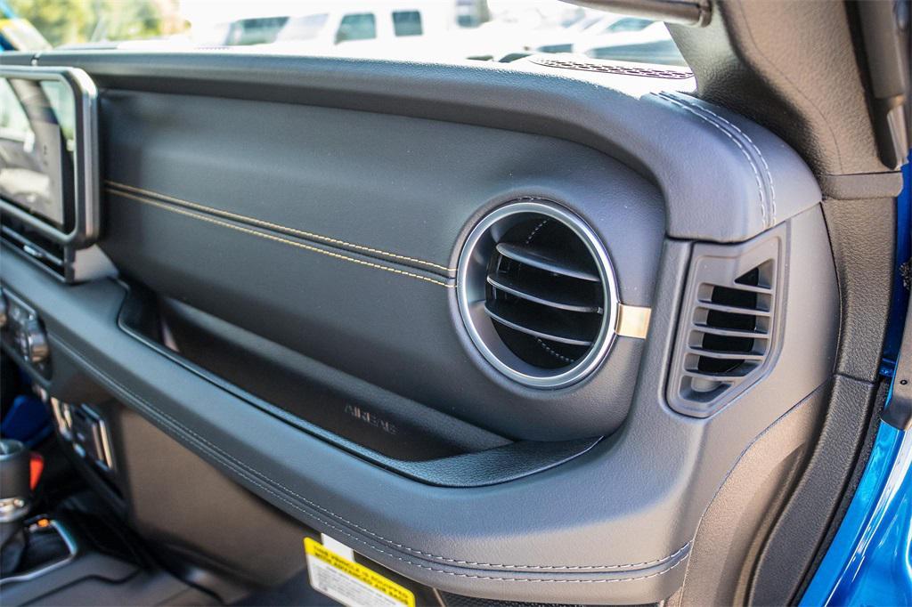 new 2025 Jeep Gladiator car, priced at $45,056