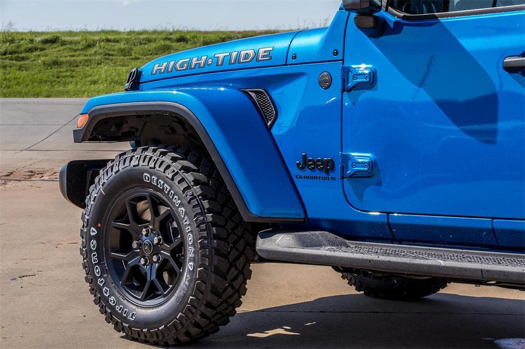 new 2025 Jeep Gladiator car, priced at $45,056