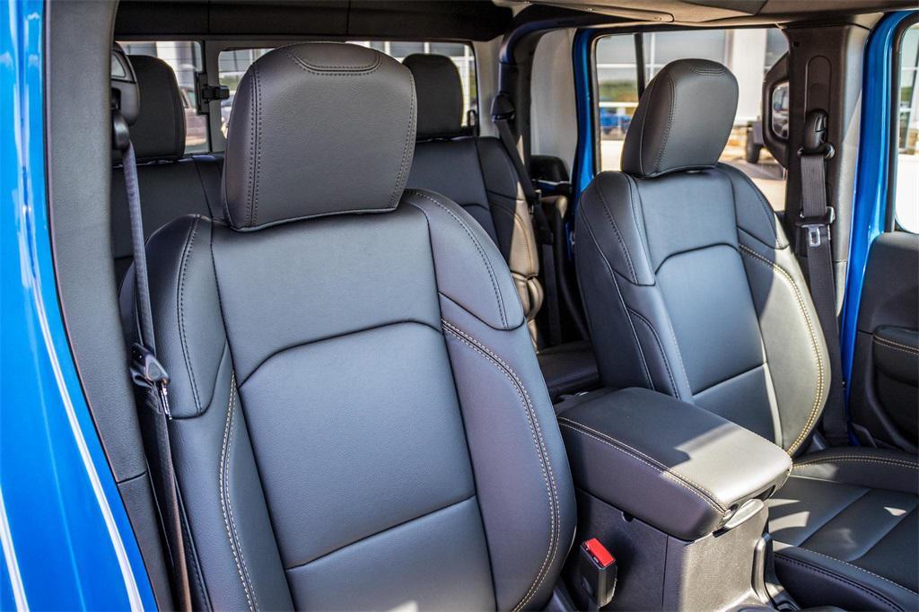 new 2025 Jeep Gladiator car, priced at $45,056