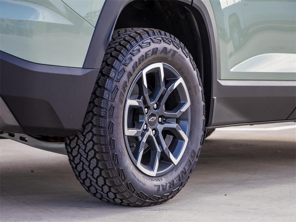 new 2026 Chevrolet Equinox car, priced at $38,290