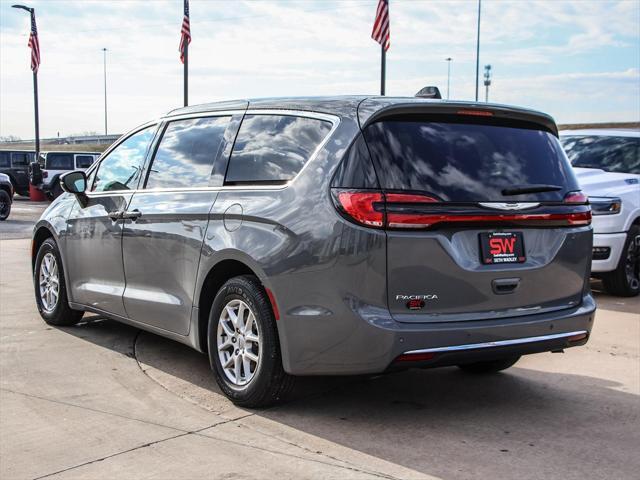 new 2025 Chrysler Pacifica car, priced at $39,229