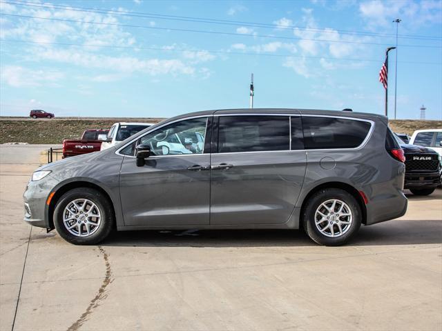 new 2025 Chrysler Pacifica car, priced at $39,229