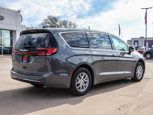 new 2025 Chrysler Pacifica car, priced at $39,229