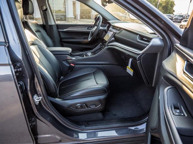 new 2024 Jeep Grand Cherokee L car, priced at $45,900