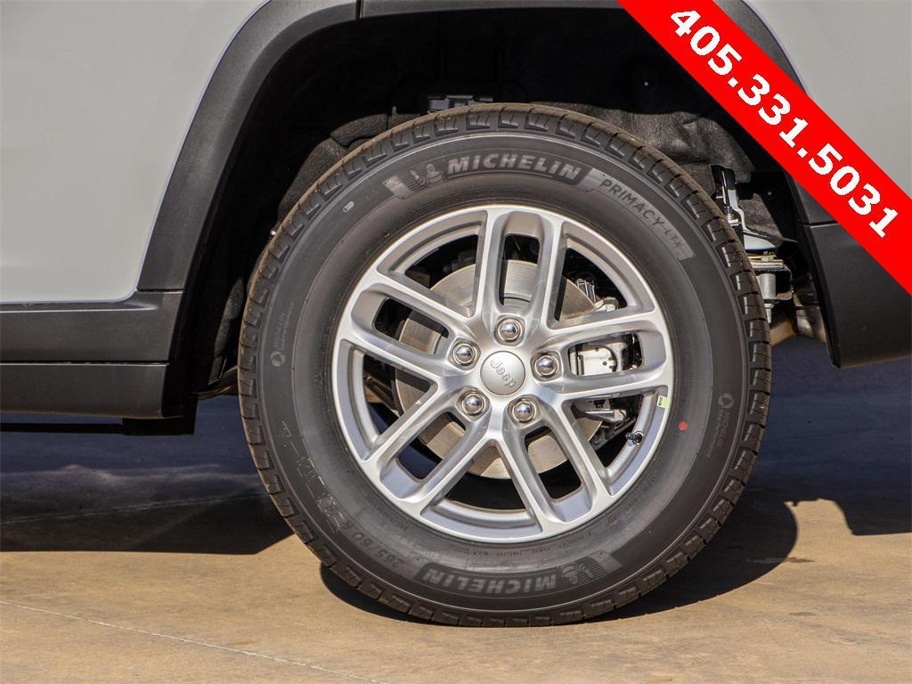 new 2025 Jeep Grand Cherokee car, priced at $32,620