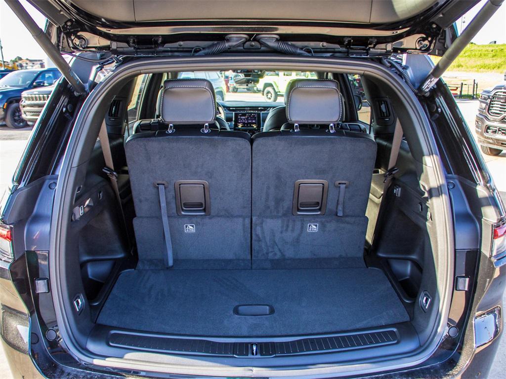 new 2025 Jeep Grand Cherokee L car, priced at $42,729