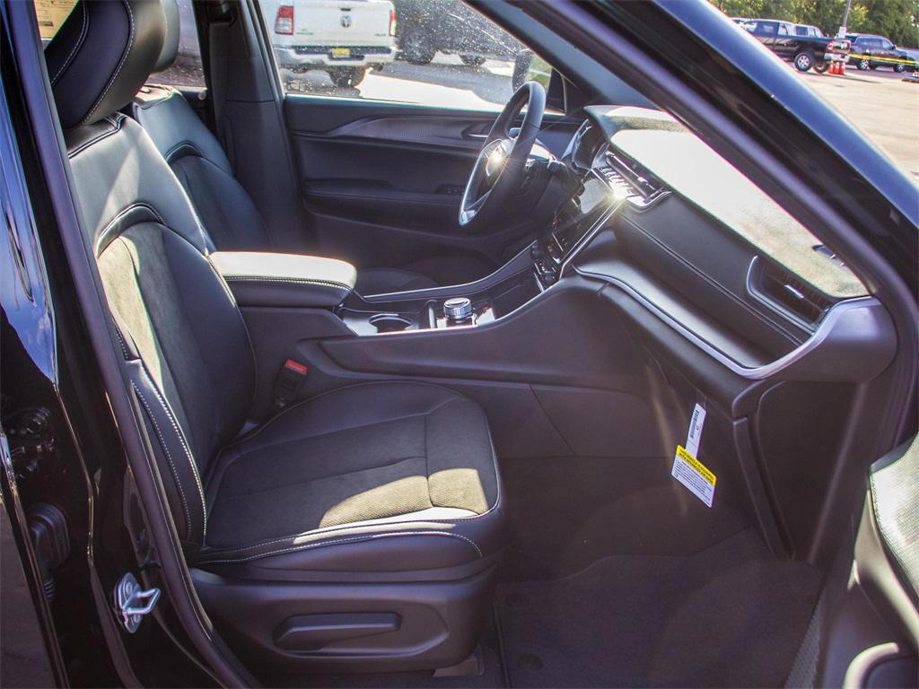 new 2025 Jeep Grand Cherokee L car, priced at $42,729