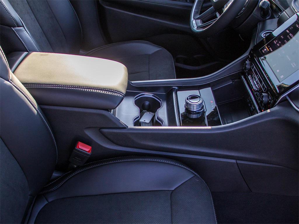 new 2025 Jeep Grand Cherokee L car, priced at $42,729