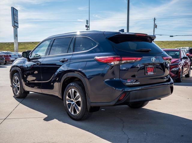 used 2020 Toyota Highlander car, priced at $25,496