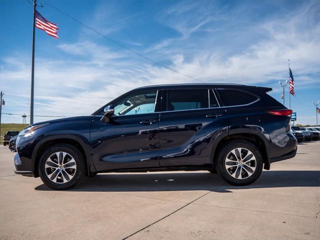 used 2020 Toyota Highlander car, priced at $25,496