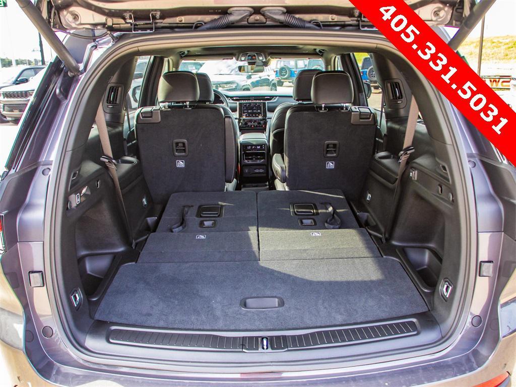 new 2025 Jeep Grand Cherokee L car, priced at $40,202