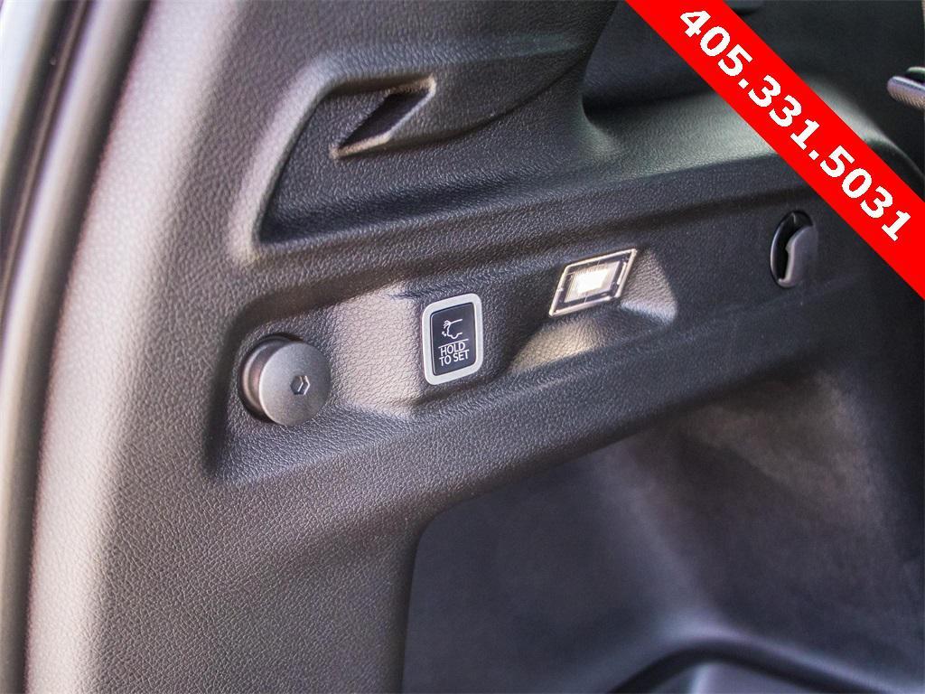 new 2025 Jeep Grand Cherokee L car, priced at $40,202