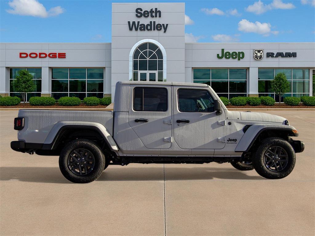 new 2026 Jeep Gladiator car, priced at $49,135