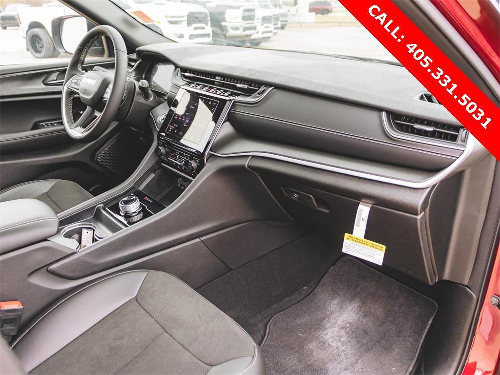 new 2025 Jeep Grand Cherokee L car, priced at $40,460