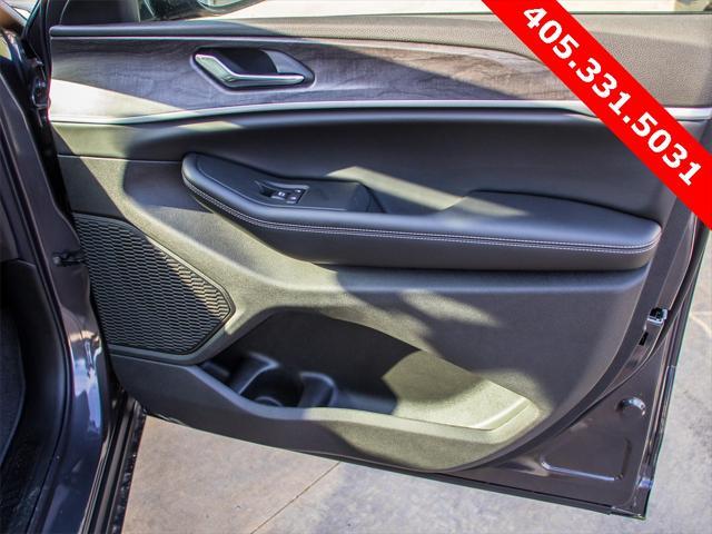 new 2025 Jeep Grand Cherokee L car, priced at $46,576