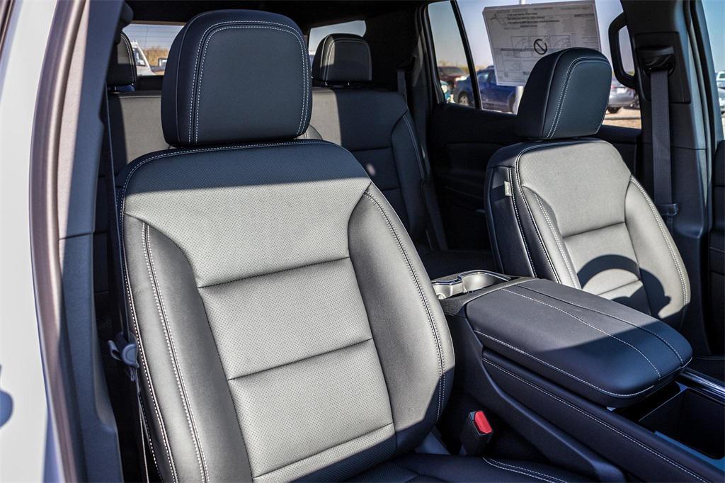 new 2026 Chevrolet Traverse car, priced at $48,954