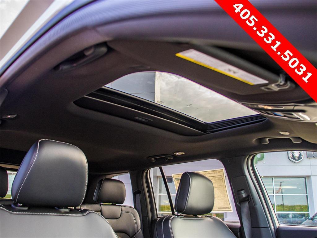 new 2025 Jeep Grand Cherokee car, priced at $39,180