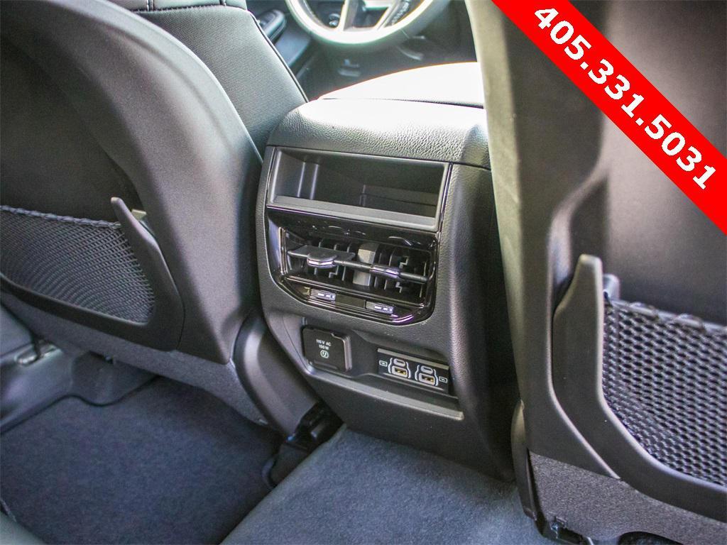 new 2025 Jeep Grand Cherokee car, priced at $39,180