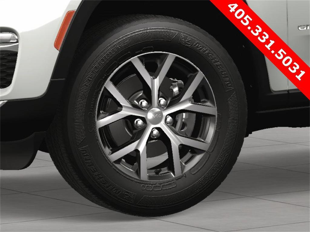 new 2025 Jeep Grand Cherokee car, priced at $40,520