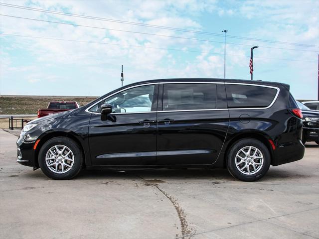 new 2025 Chrysler Pacifica car, priced at $38,798