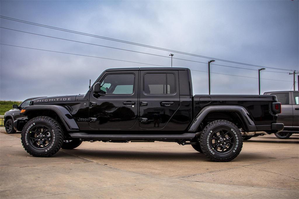 new 2025 Jeep Gladiator car, priced at $45,056