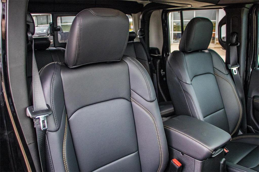 new 2025 Jeep Gladiator car, priced at $45,056