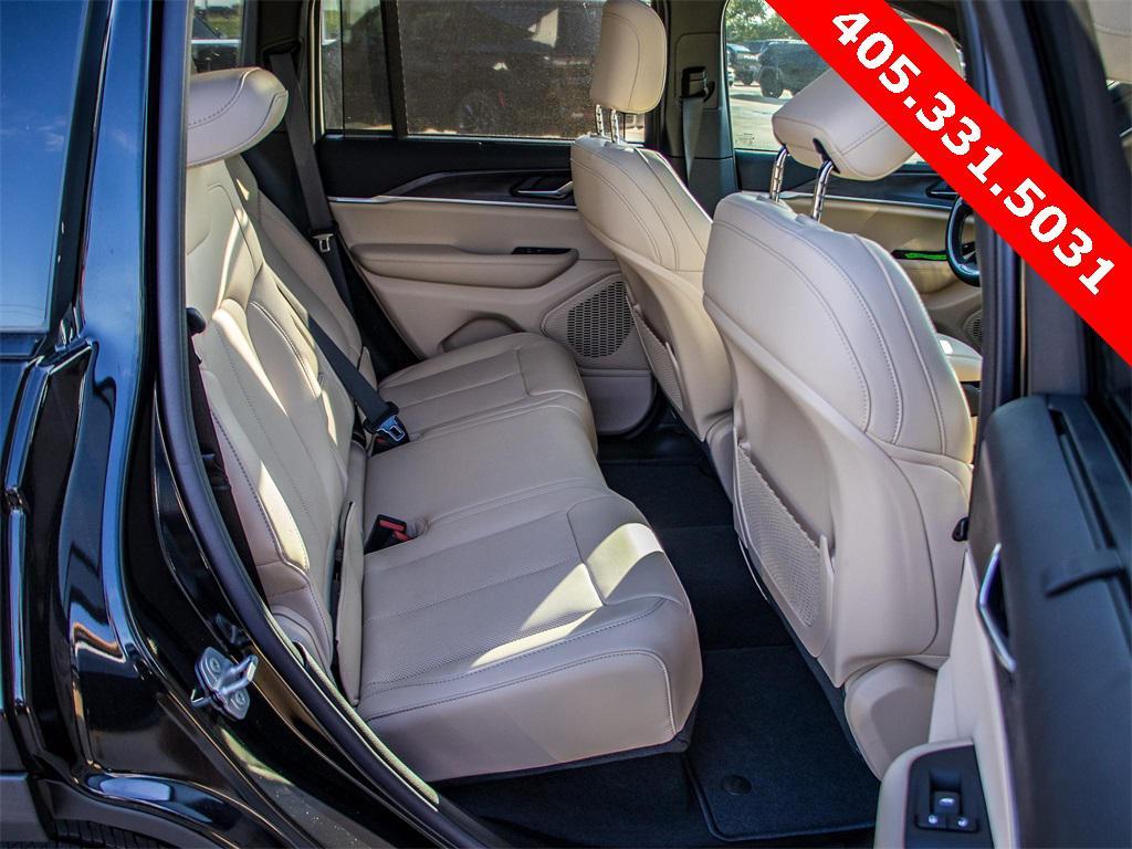 new 2025 Jeep Grand Cherokee car, priced at $48,671