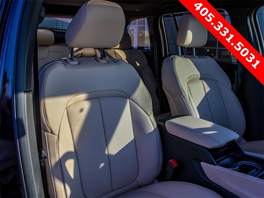 new 2025 Jeep Grand Cherokee car, priced at $48,671