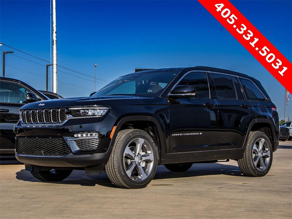 new 2025 Jeep Grand Cherokee car, priced at $48,671