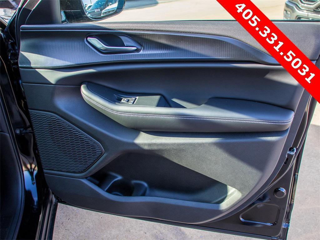new 2025 Jeep Grand Cherokee car, priced at $37,851