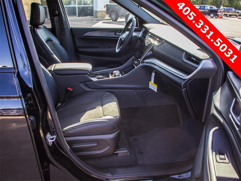 new 2025 Jeep Grand Cherokee car, priced at $37,851