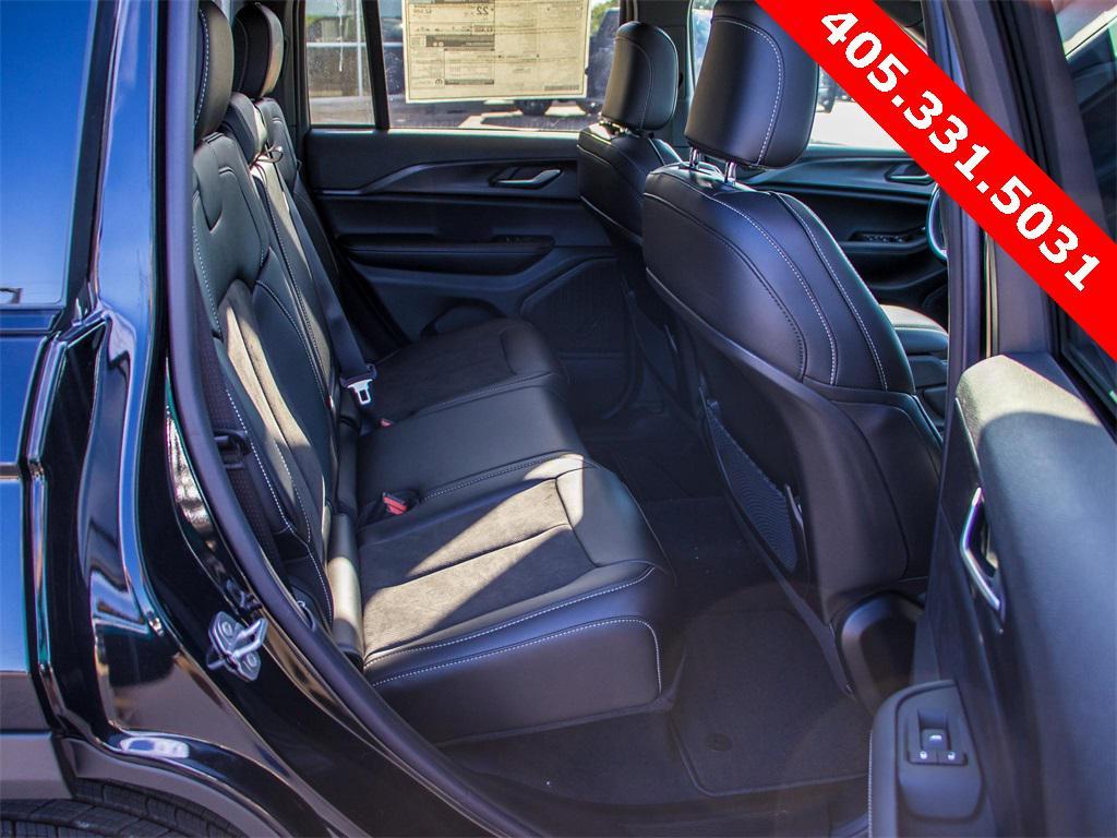 new 2025 Jeep Grand Cherokee car, priced at $37,851