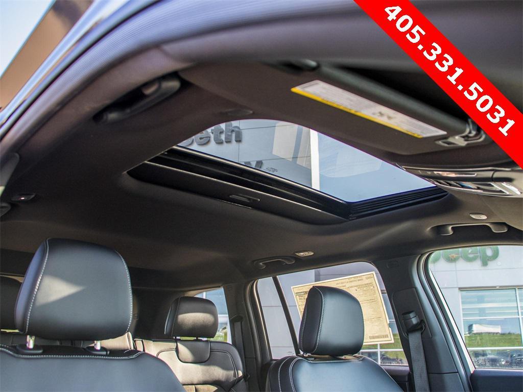 new 2025 Jeep Grand Cherokee car, priced at $37,851