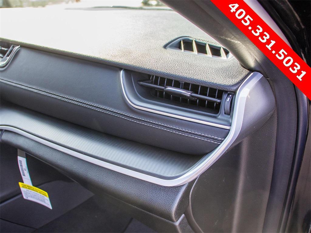 new 2025 Jeep Grand Cherokee car, priced at $37,851