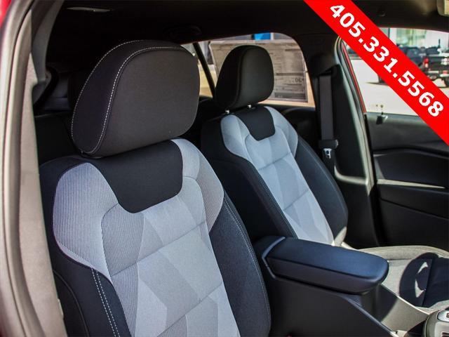 new 2025 Chevrolet Trax car, priced at $25,520