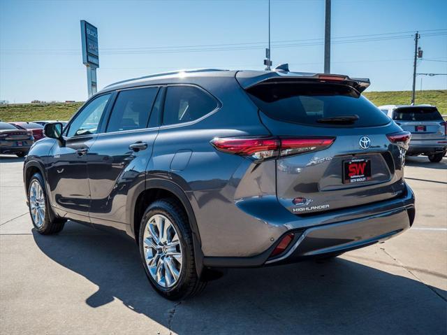 used 2021 Toyota Highlander Hybrid car, priced at $35,988