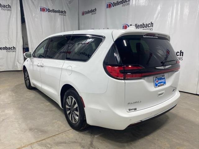 used 2022 Chrysler Pacifica Hybrid car, priced at $30,000