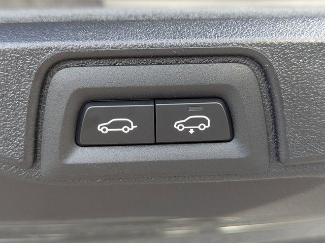 new 2026 BMW X7 car, priced at $125,625