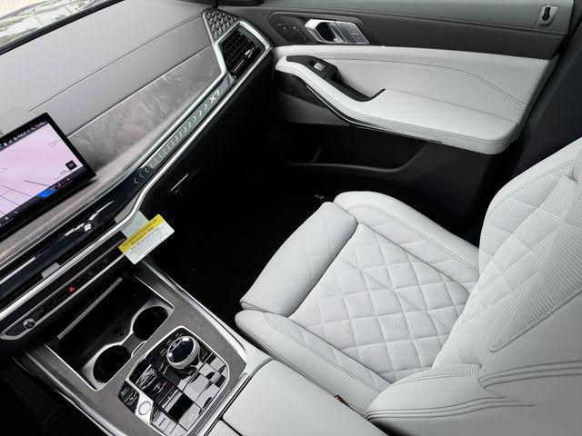 new 2026 BMW X7 car, priced at $93,375