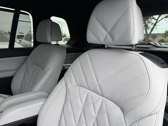 new 2026 BMW X7 car, priced at $93,375