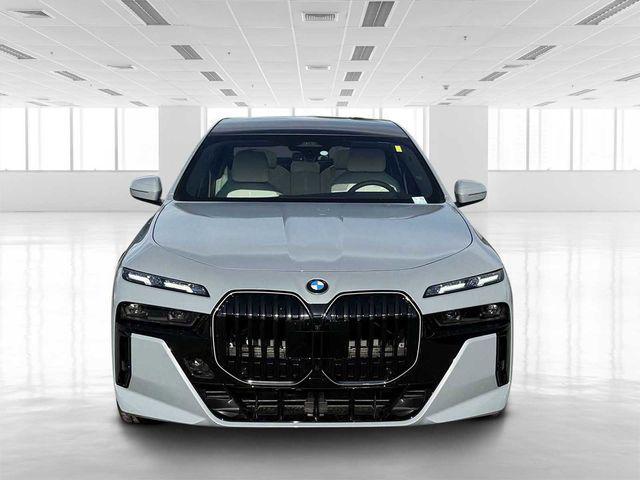 new 2025 BMW 760 car, priced at $131,825